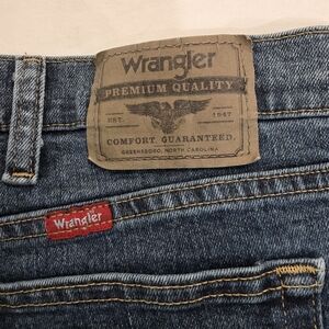 Wrangler Premium Quality Blue Stone Wash Relaxed Fit Jeans Men W38 L32